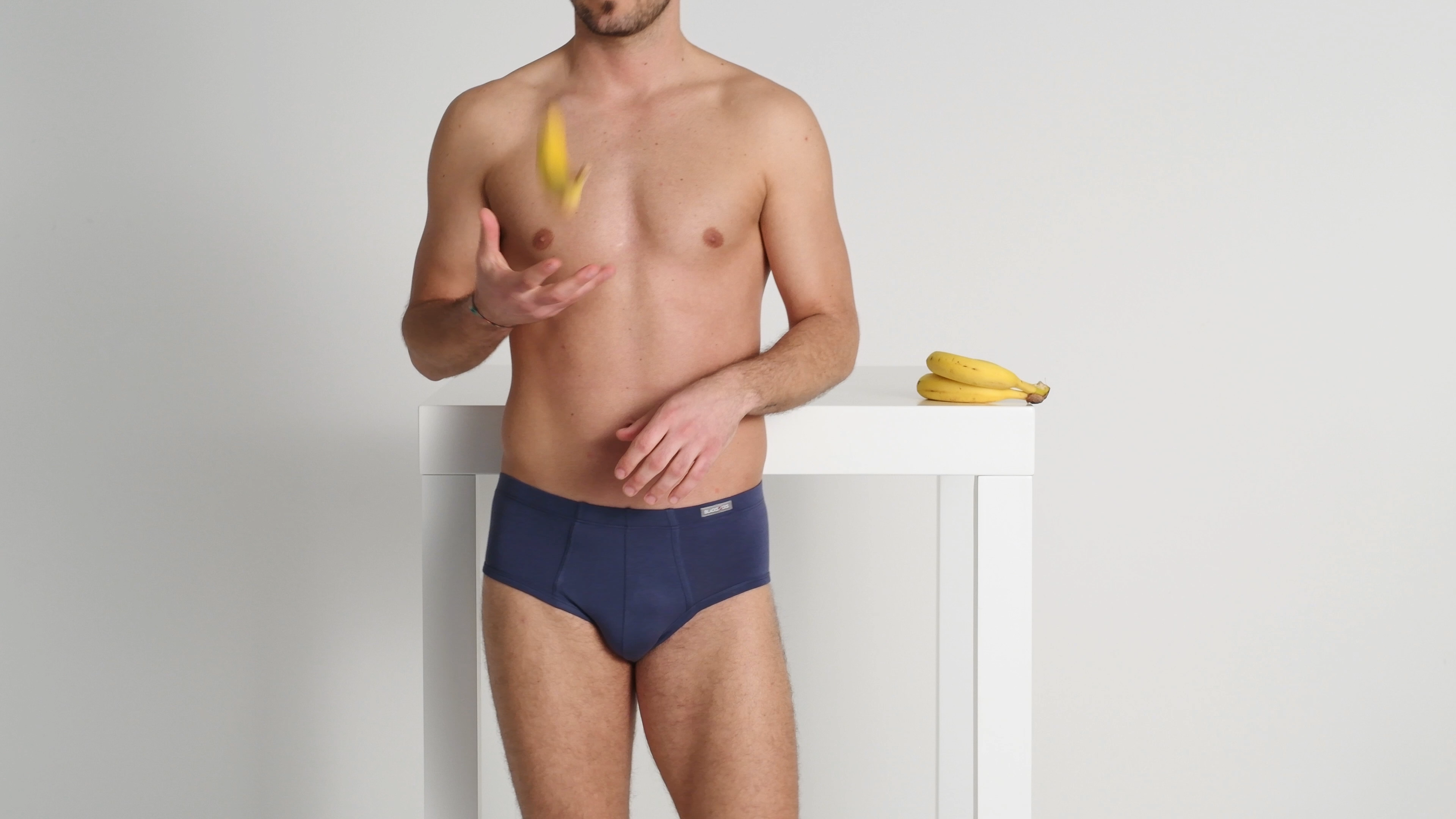 pSA_Slip_Augustine_Petrol_Mood1_3840x2160_a3737f60-20cb-4c0b-88ed-5095131a4ace_2.png